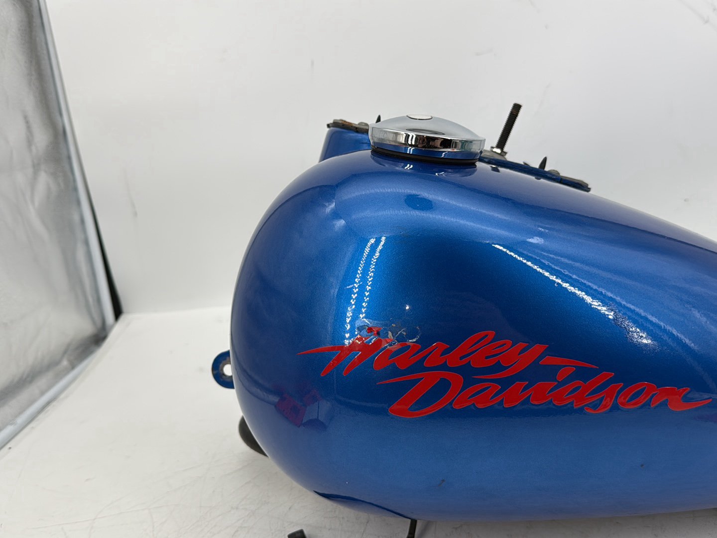 2006 Harley Touring FLHRI Road King OEM Fuel Gas Tank Gasoline Reservoir