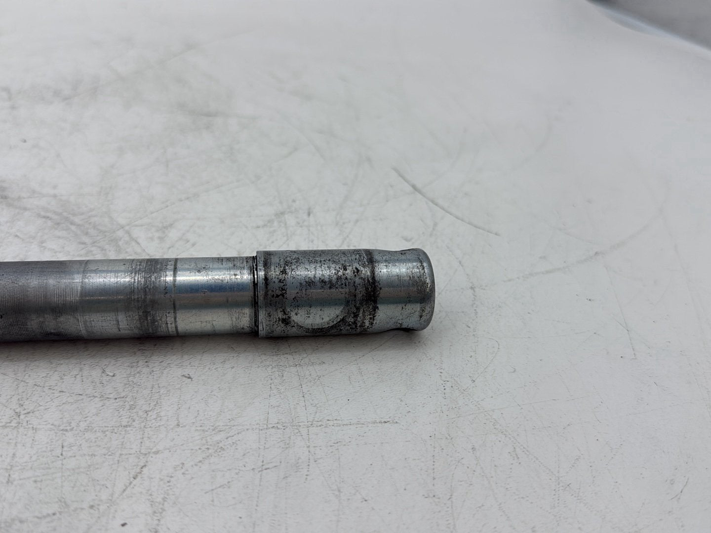 2014 Harley Street Glide Touring FLHXS OEM Front Wheel Axle Bolt Shaft