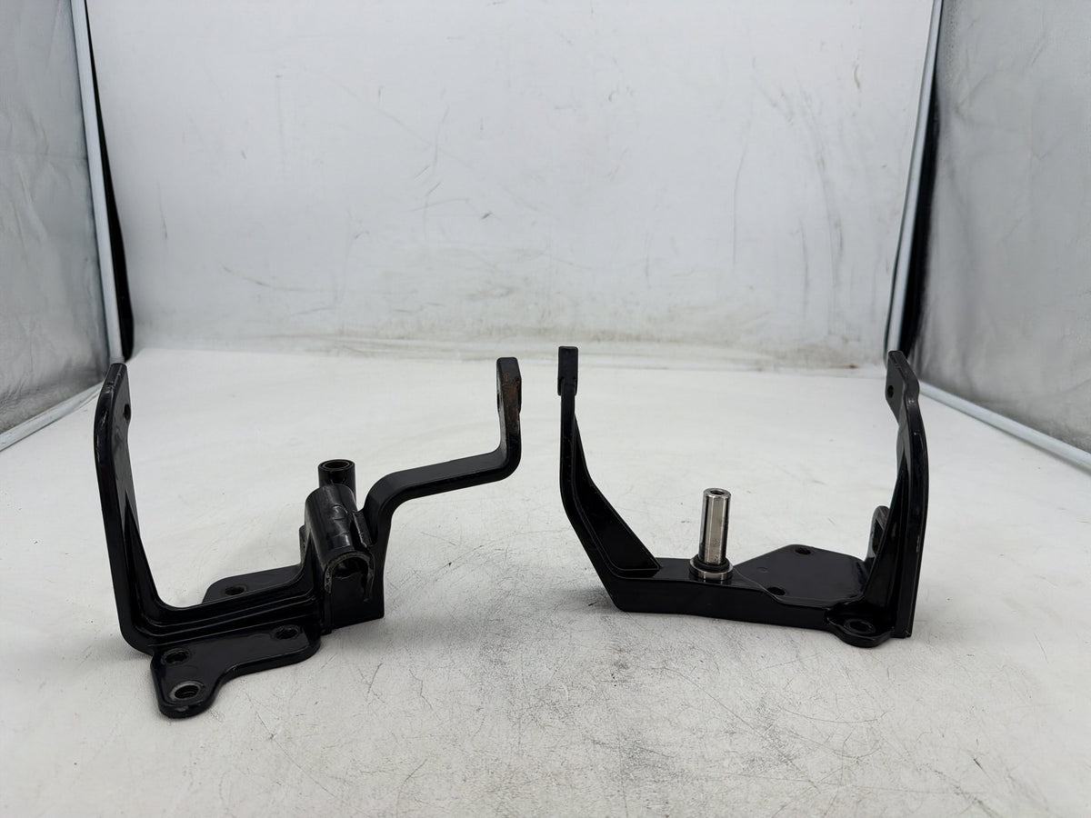 2001 Harley Heritage Softail Classic Left Right Foot Rest Peg Support Bracket