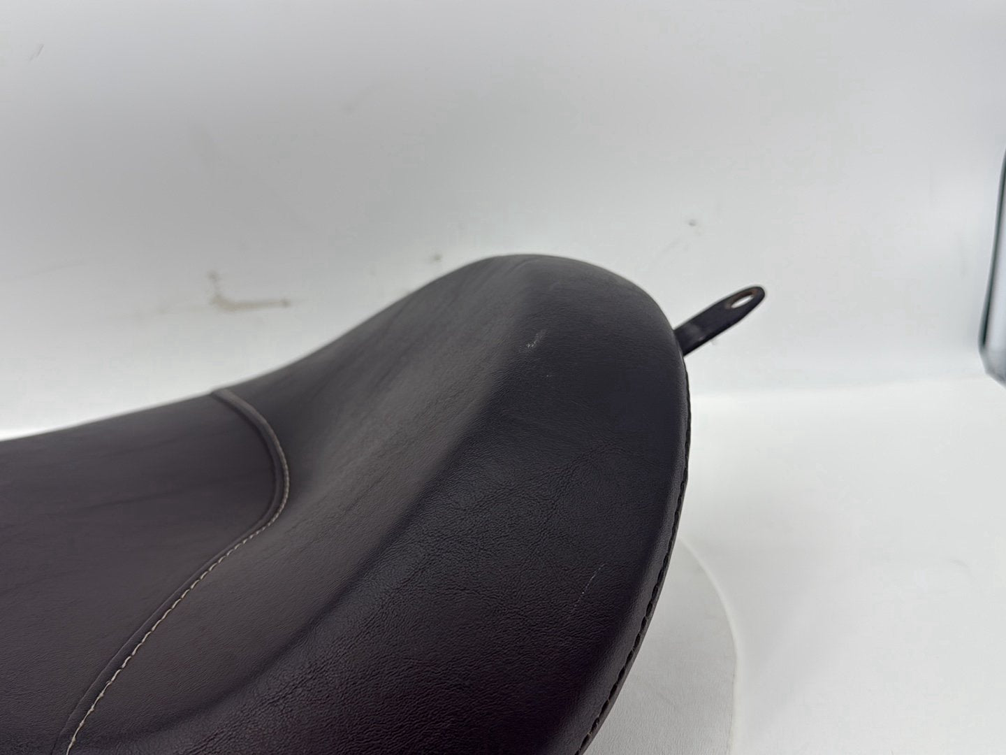2007 - 2017 Harley-Davidson Dyna Wide Glide Rider Driver Solo Seat Pillion 51503-10