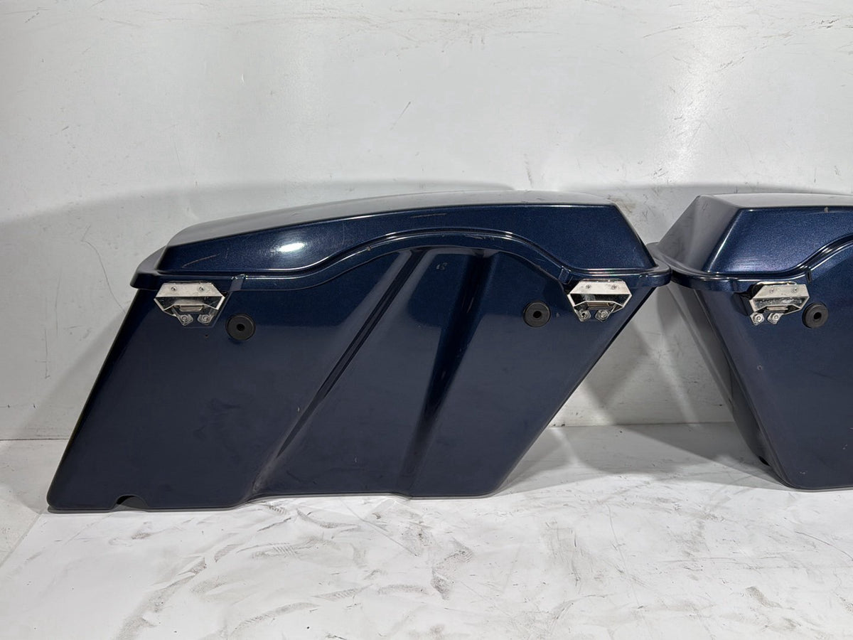 2009 Harley Street Glide Touring FLHX OEM Left Right Saddlebags Luggage NOKey