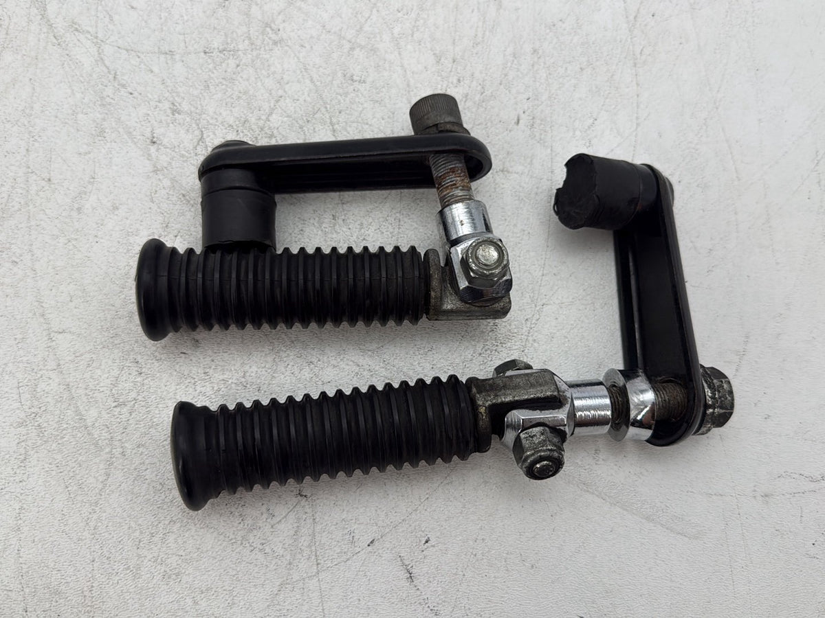 1997 Harley Softail Fat Boy FLSTF OEM Left & Right Step Foot Rest Pegs 33048-72