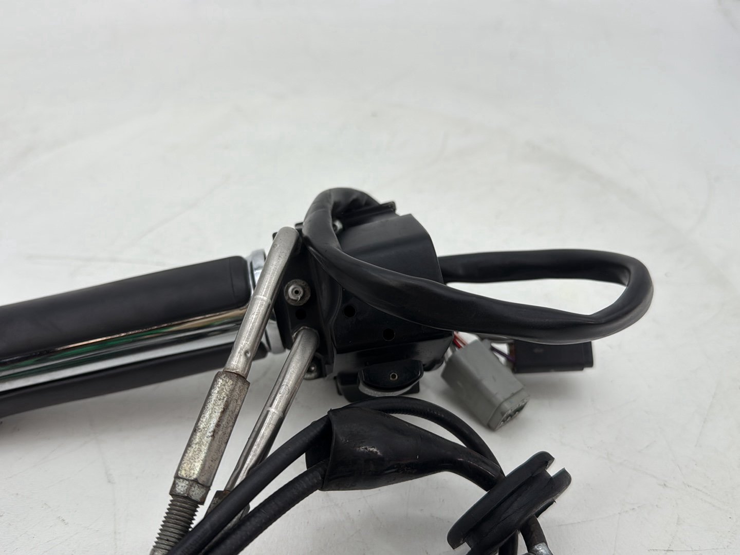 1995 Harley Touring FLHTCI Electra Glide Classic OEM Right Engine Start Kill Switches Controls