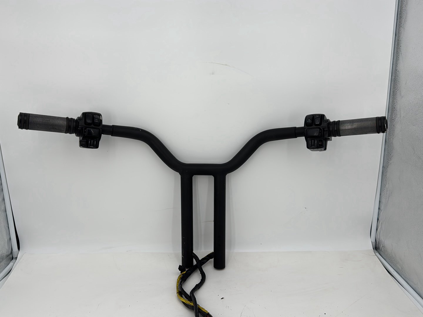 2007 - 2012 Harley-Davidson Touring Road Glide Handlebars Left Right Switches Controls 	71567-96