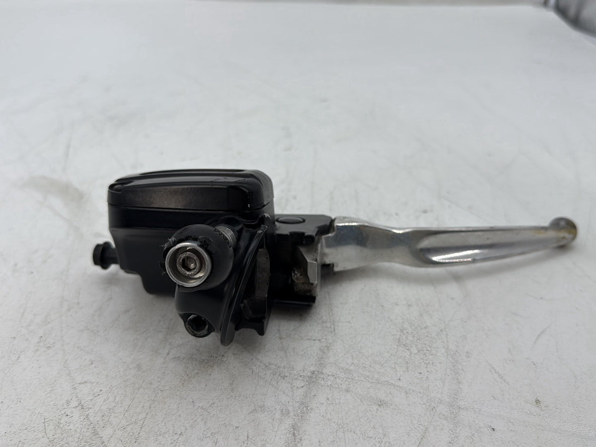 17 Harley Road Glide Touring FLTRXS OEM Front Right Brake Lever Master Cylinder