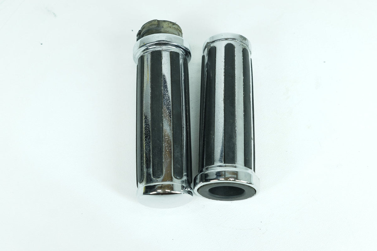 1984 - 1990 Harley-Davidson Sportster Evolution Front Left Right Handgrip Hand Grips 56206-81A
