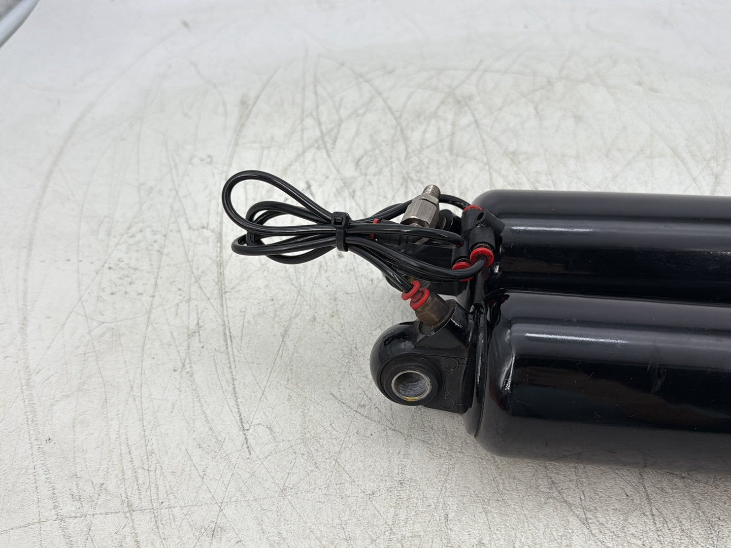 1998 Harley Touring FLHTCUI Electra Glide Ultra OEM Rear Left Right Shock Absorbers