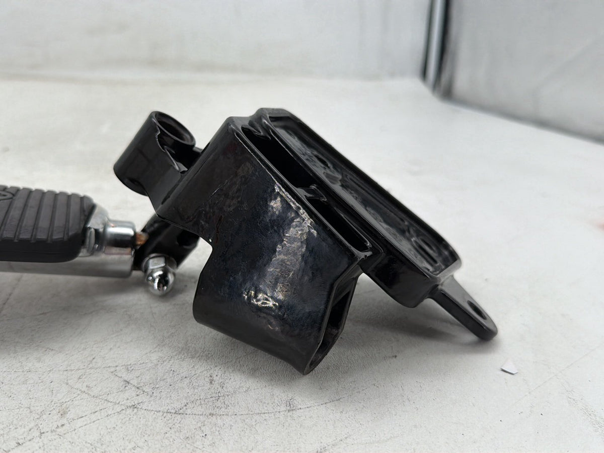 2003 Harley Softail Deuce FXSTD OEM Left Foot Rest Support Bracket Peg