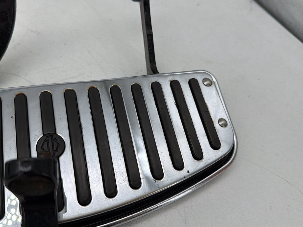 2006 Harley Electra Glide Touring Ultra FLHTCUI OEM Left Right Driver & Pass Floorboard Foot Rest