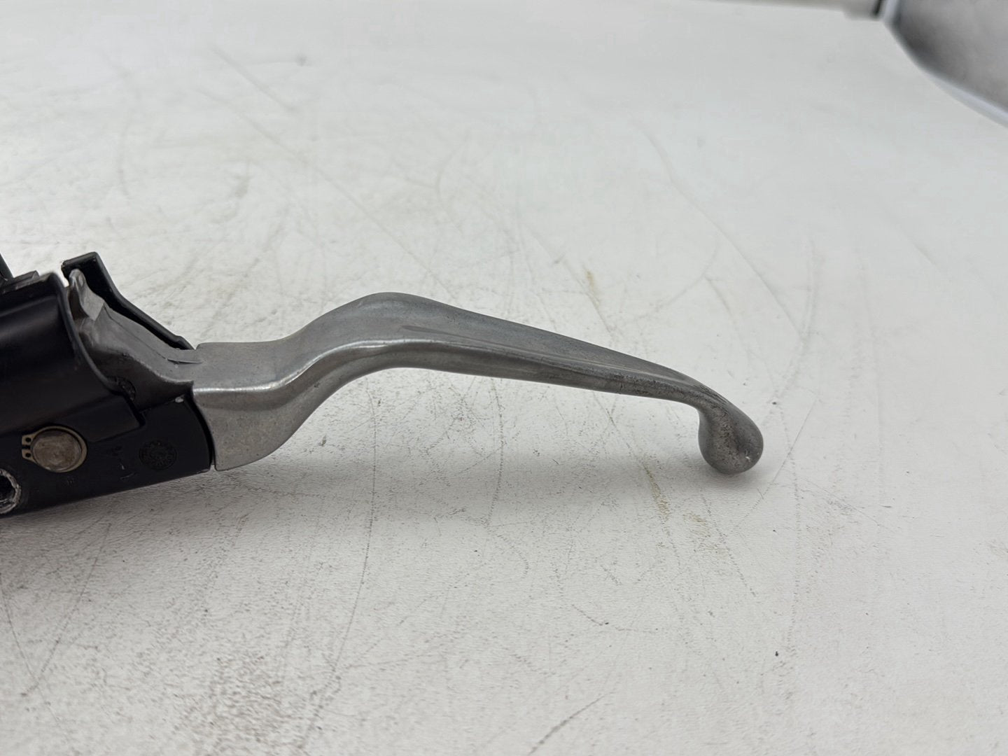 2001 Harley Sportster 883 Hugger XLH883 OEM Front Right Brake Lever Master Cylinder