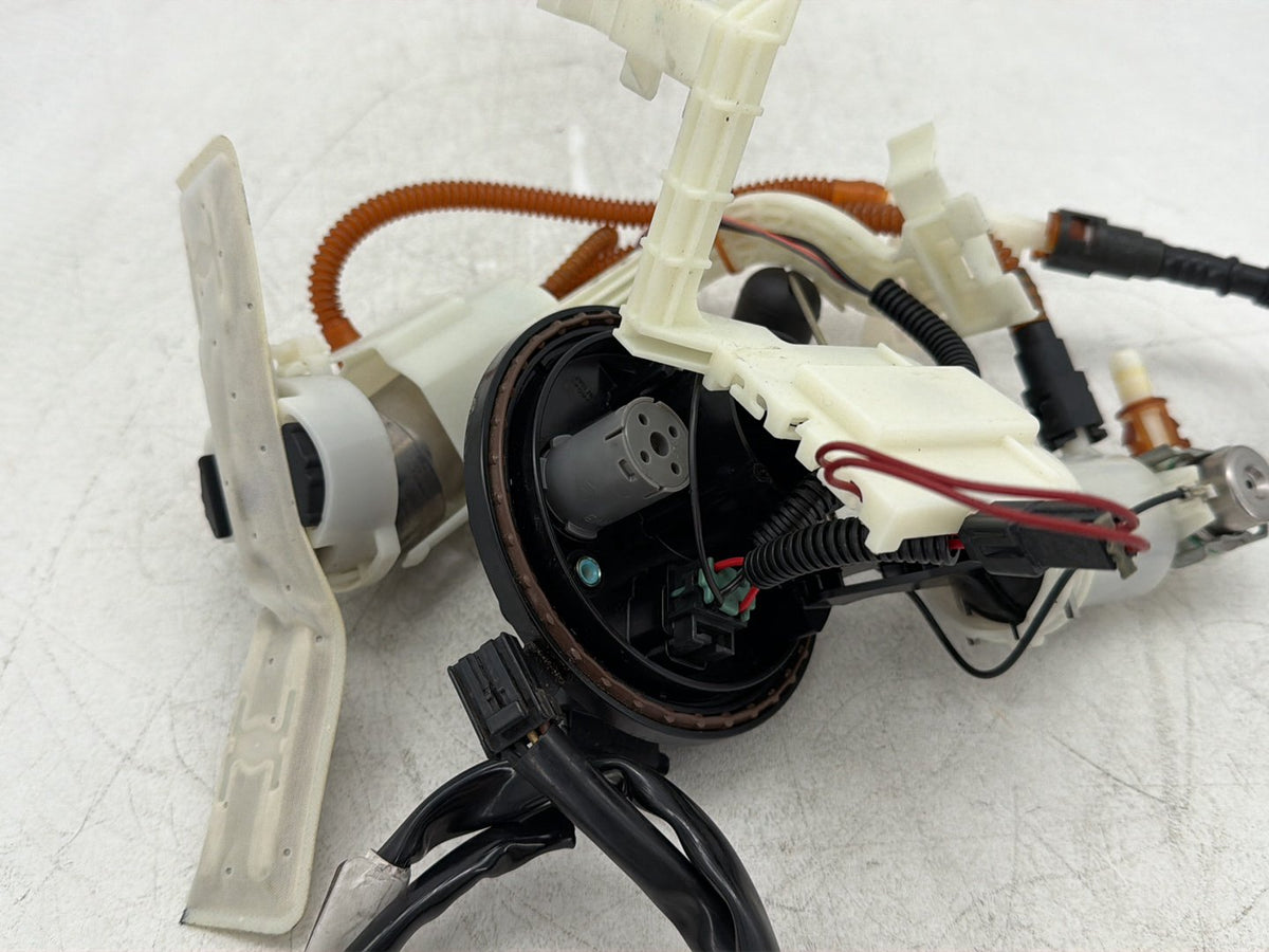 2013 Harley Electra Glide Touring CVO OEM Fuel Pump Gas Gasoline Petrol Sending