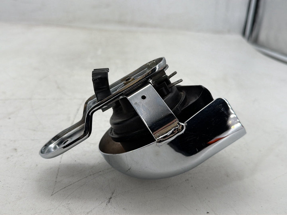2007 Harley Electra Glide Touring Ultra OEM Horn Signal Klaxon Chrome Cover