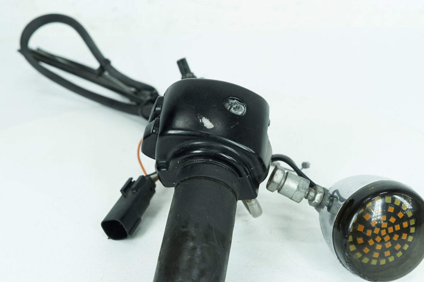2007 - 2016 Harley-Davidson Dyna Super Glide Custom Right Engine Start Kill Switches Controls 71684-06