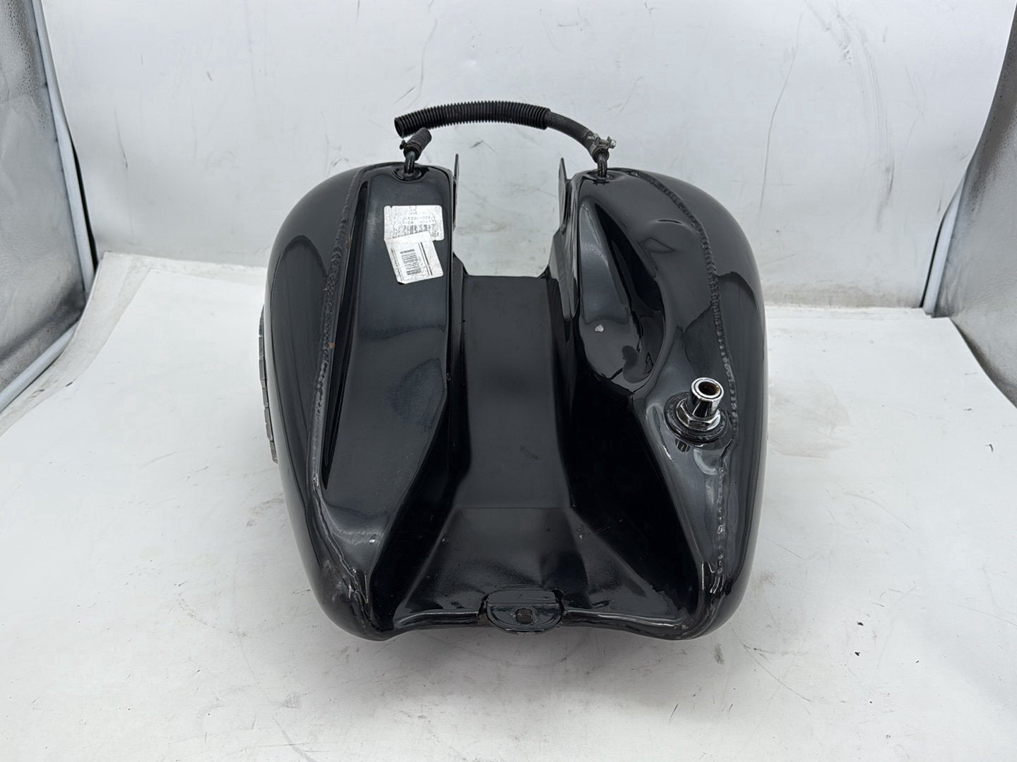 2007 Harley Street Glide Touring FLHX OEM Fuel Gas Tank Gasoline Reservoir
