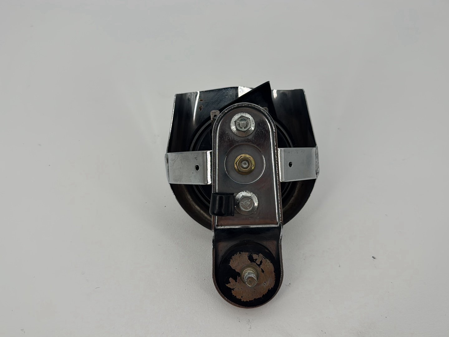 1999 - 2006 Harley-Davidson Dyna Wide Glide Horn Signal Klaxon Chrome Cover