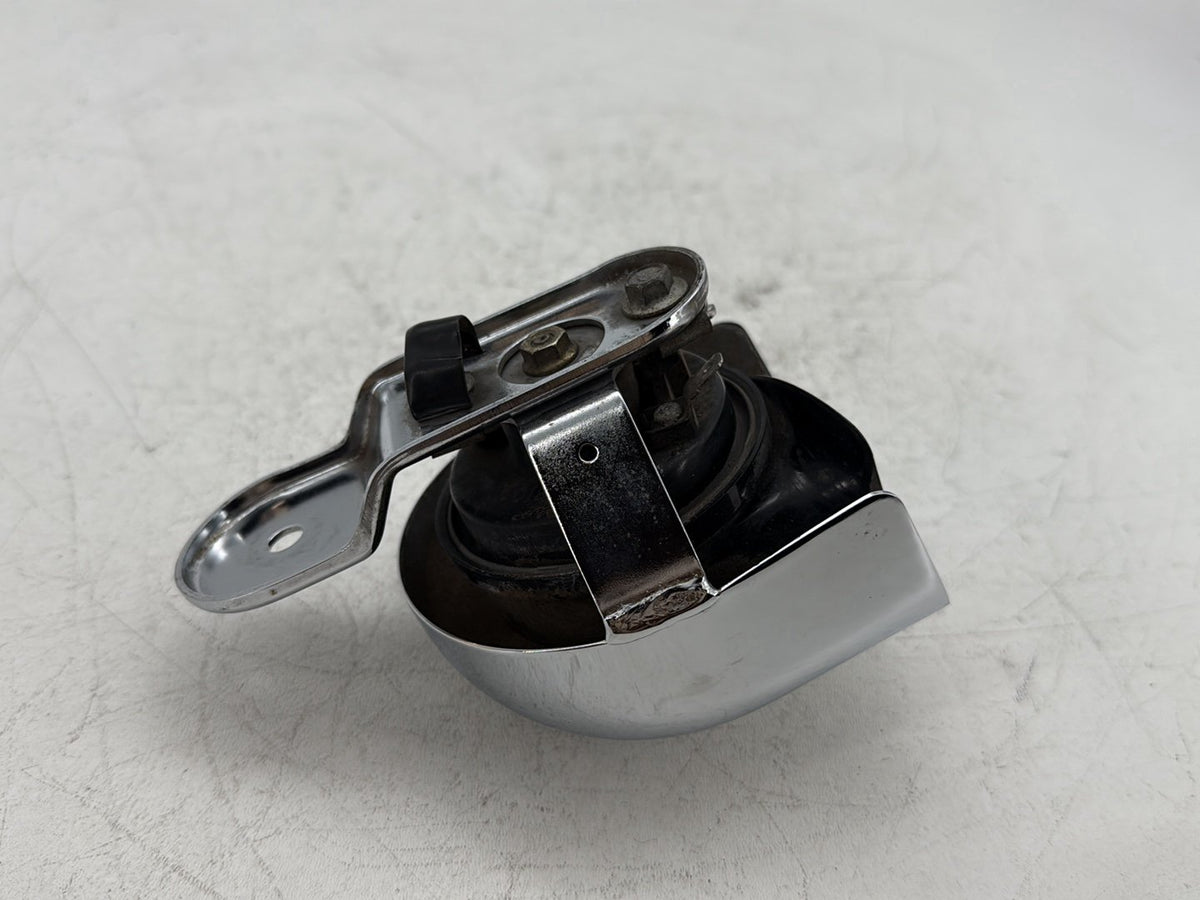 2000 Harley Electra Glide Touring Ultra OEM Horn Signal Klaxon Chrome Cover