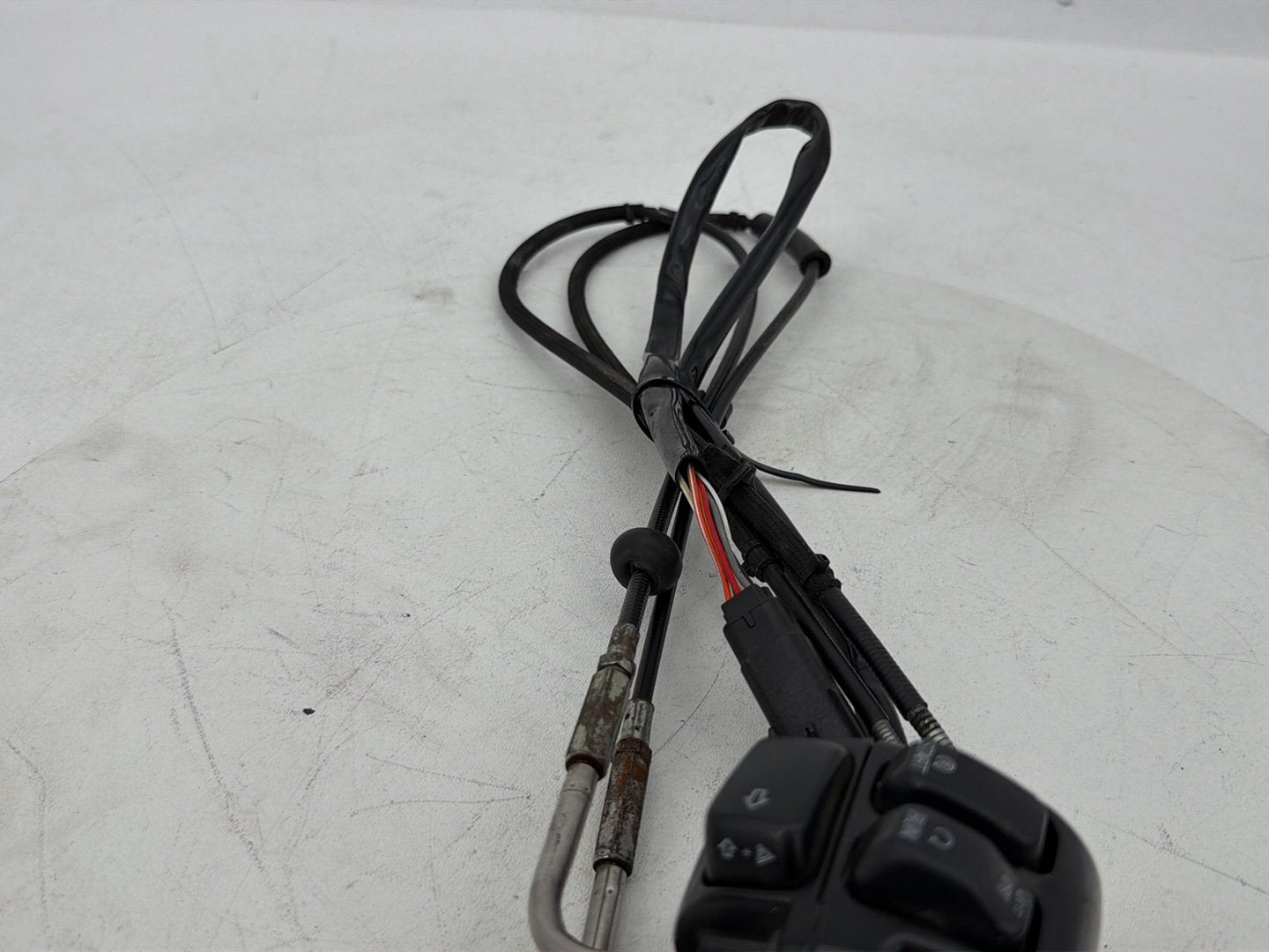 2007 - 2017 Harley-Davidson Dyna Super Glide Custom Right Engine Start Kill Switches Controls 71589-96B , 56421-06