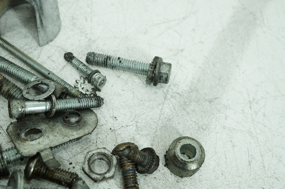 2005 Harley-Davidson Dyna FXDL - Hardware Bolts Nuts & Brackets