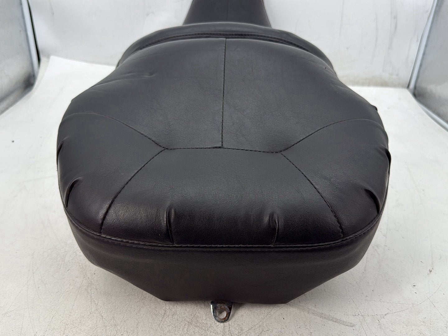 2005 Harley Electra Glide Touring Ultra FLHTCUI OEM Passenger Rider Driver Seat Saddle