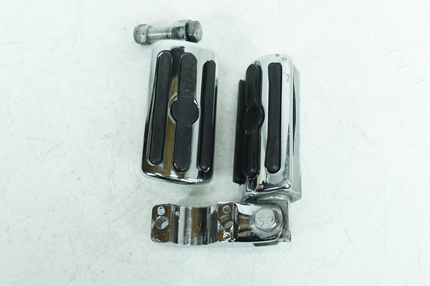 2007 - 2011 Harley-Davidson Touring Street Glide Front Right Left Highway Foot Pegs KK210308-E-DE
