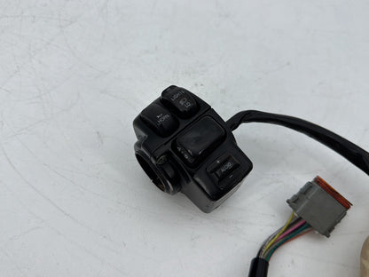 1999 - 2006 Harley-Davidson Touring Electra Glide Classic Left Turn Signal Headlight Switches Controls 71685-06A