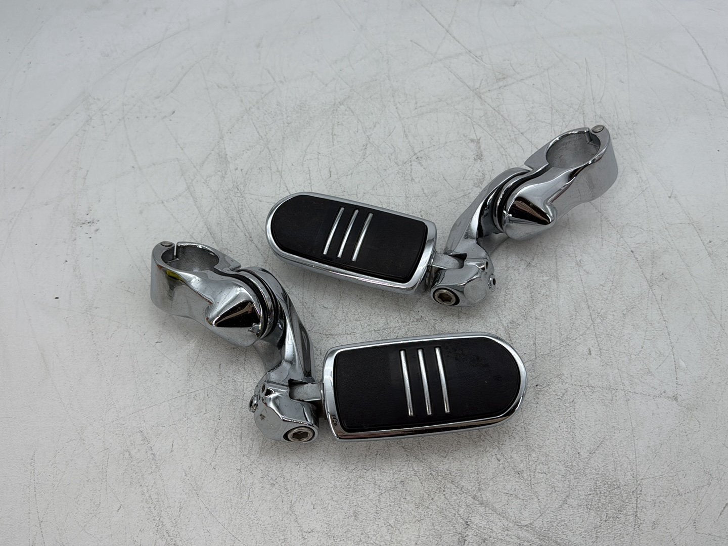 2010 Harley Street Glide Touring FLHX OEM Front Right Left Highway Foot Pegs