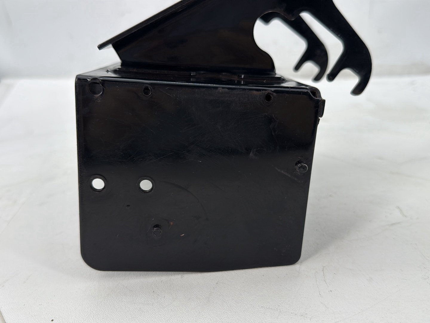 2005 Harley Road Glide Touring FLTRI OEM Inner Fairing Mount Support Bracket