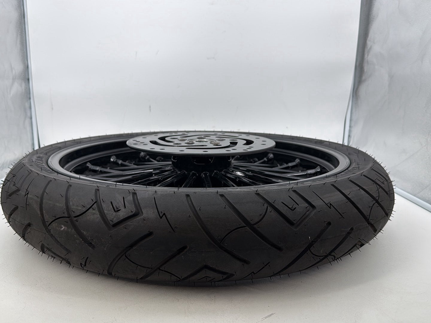 1999 - 2006 Harley-Davidson Touring Electra Glide Front Wheel Rim Tire 120/70-21 М/С 68V
