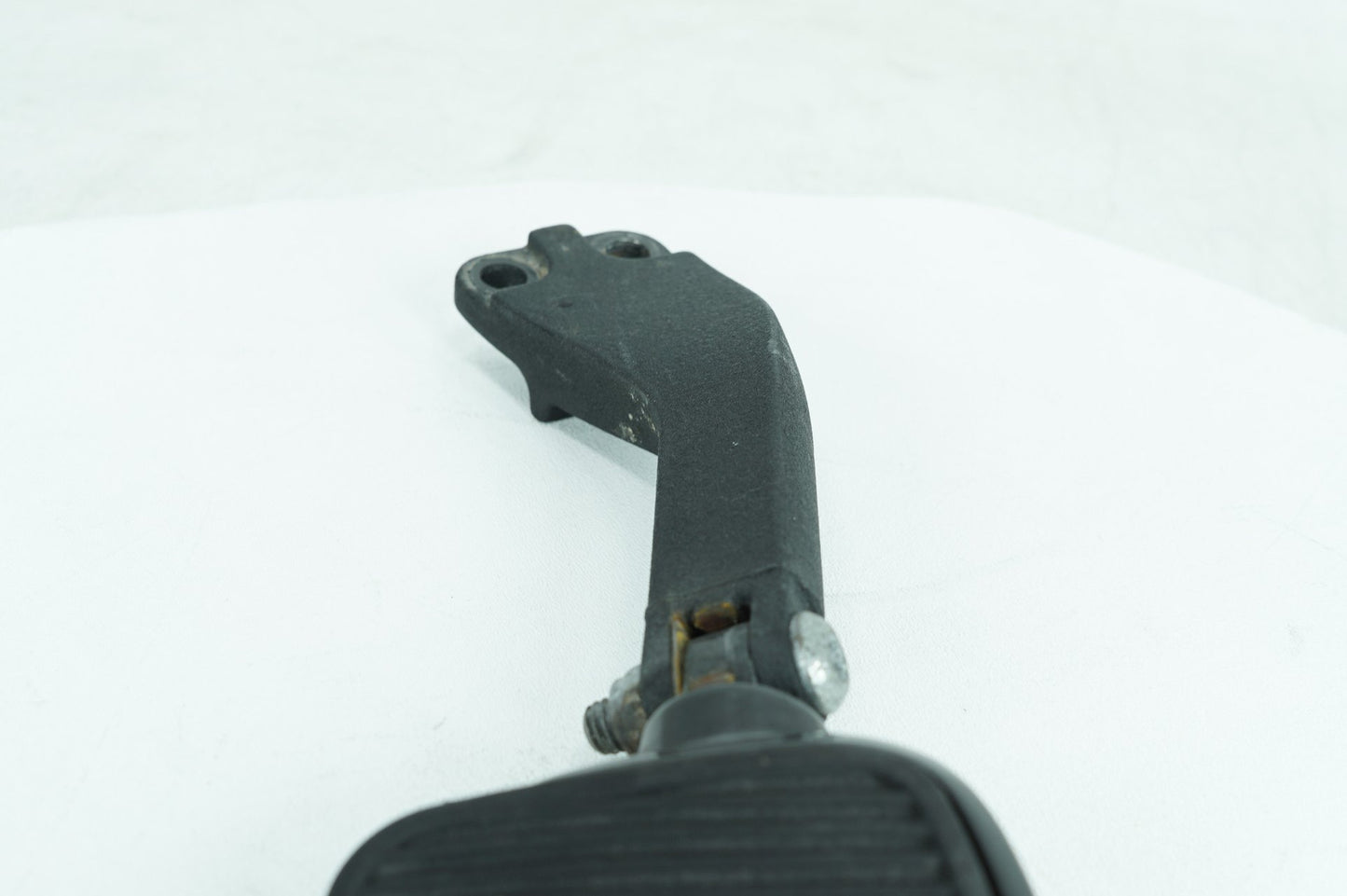 2007 - 2017 Harley-Davidson Dyna Fat Bob Rear Passenger 1 Foot Peg Step Rest 49224-06A
