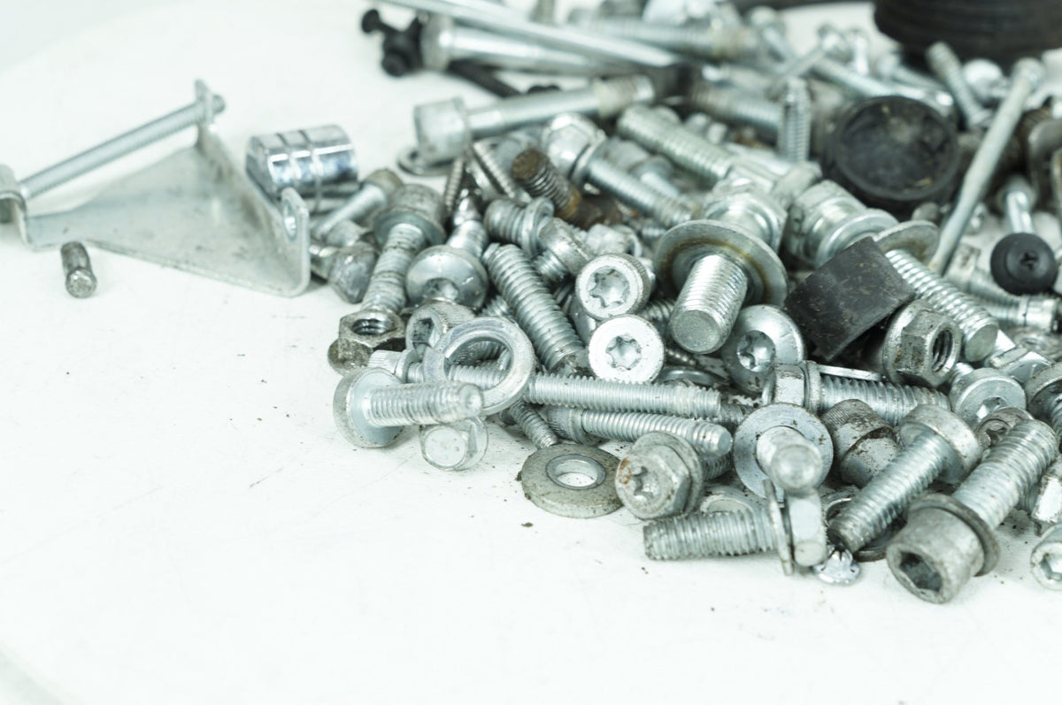 2014 Harley-Davidson Touring FLHTCU - Hardware Bolts Nuts & Brackets