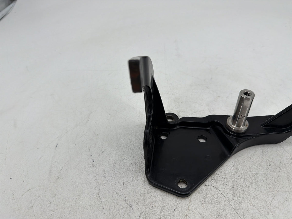 2002 Harley Heritage Softail Classic FLSTC OEM Right 1 Footboard Mount Bracket