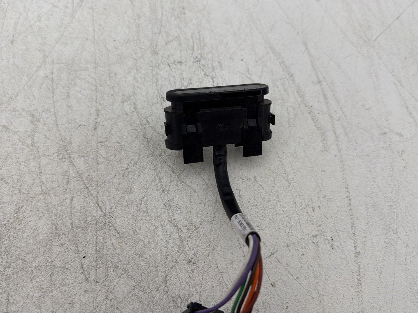 2007 Harley Touring FLHTC Electra Glide Classic OEM Dash Indicator Lamp Wire Plug 68789-96A
