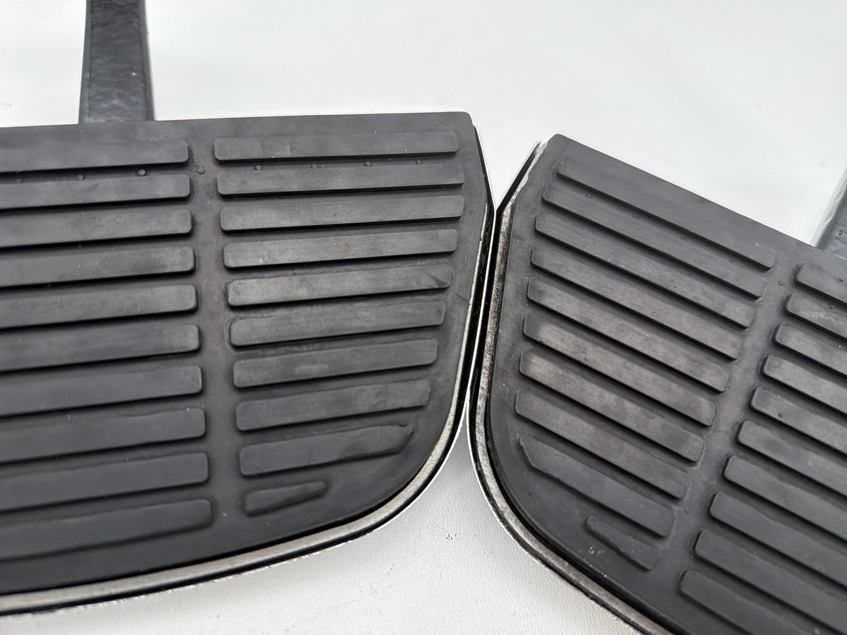 95 Harley Electra Glide Touring OEM Left & Right Passenger Floorboard Foot Rest