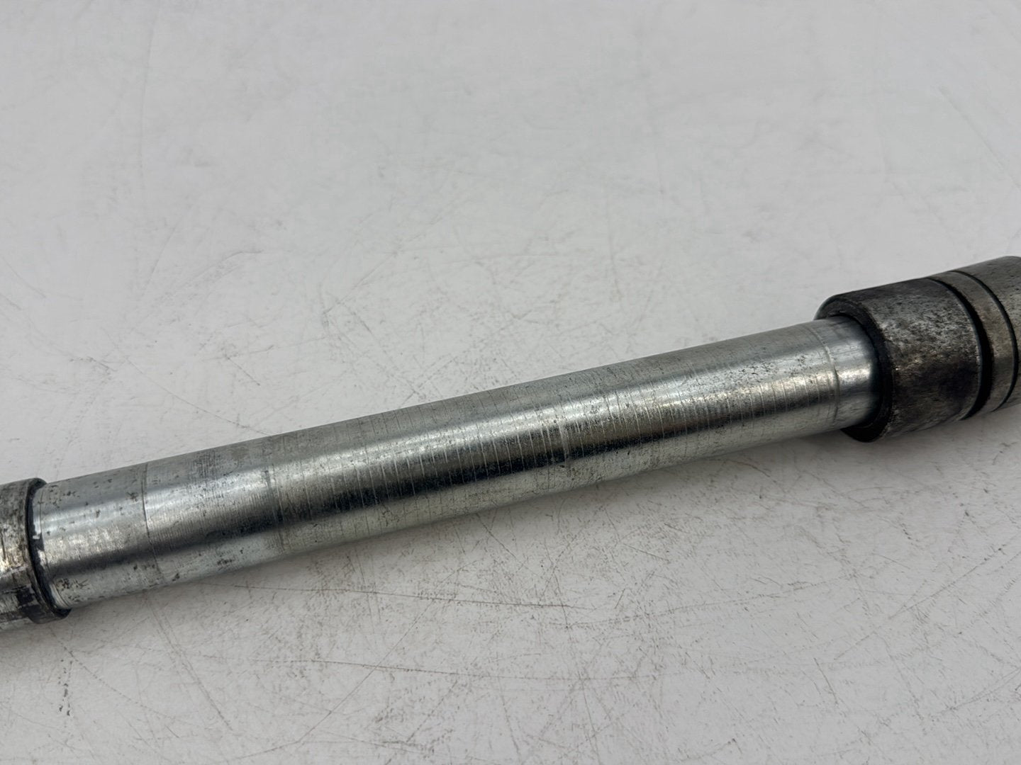 1999 - 2006 Harley-Davidson Touring Electra Glide Classic Front Wheel Axle Bolt Shaft 43364-00