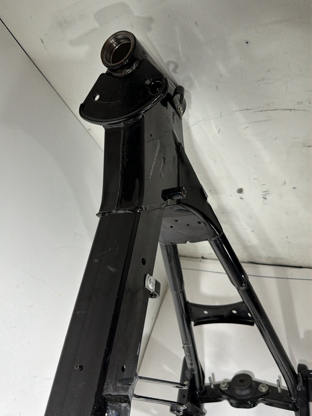 2007 Harley Road King Touring FLHR OEM Body Main Frame Chassis SLVG