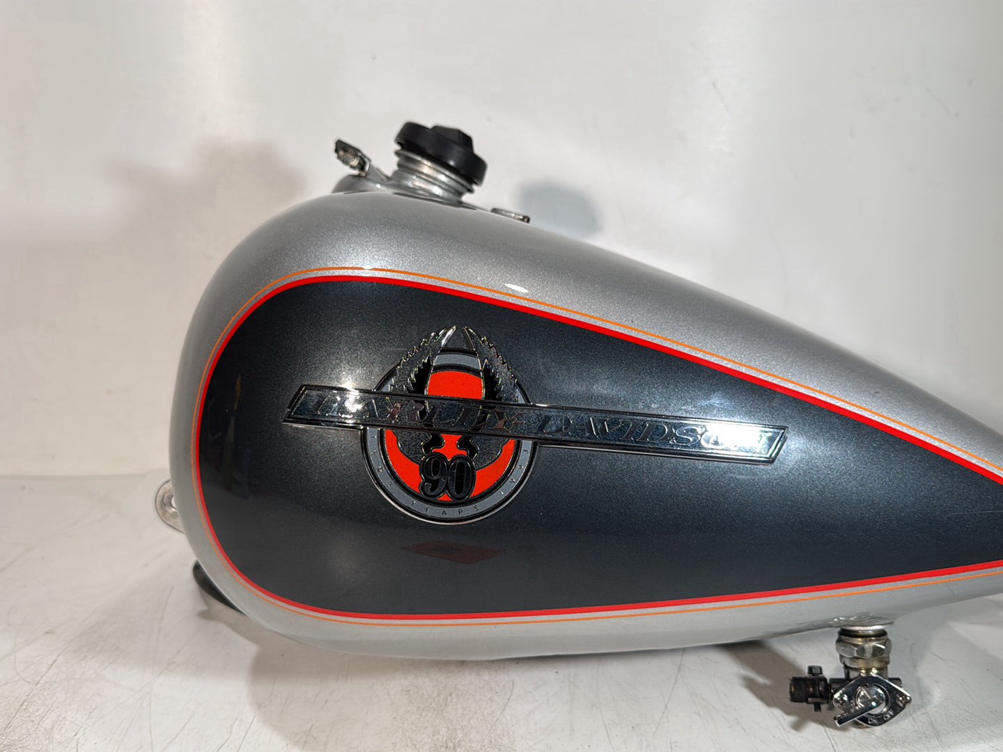 1984 - 1998 Harley-Davidson Touring Electra Glide Classic Fuel Gas Tank Gasoline Reservoir w/ Petcock Valve