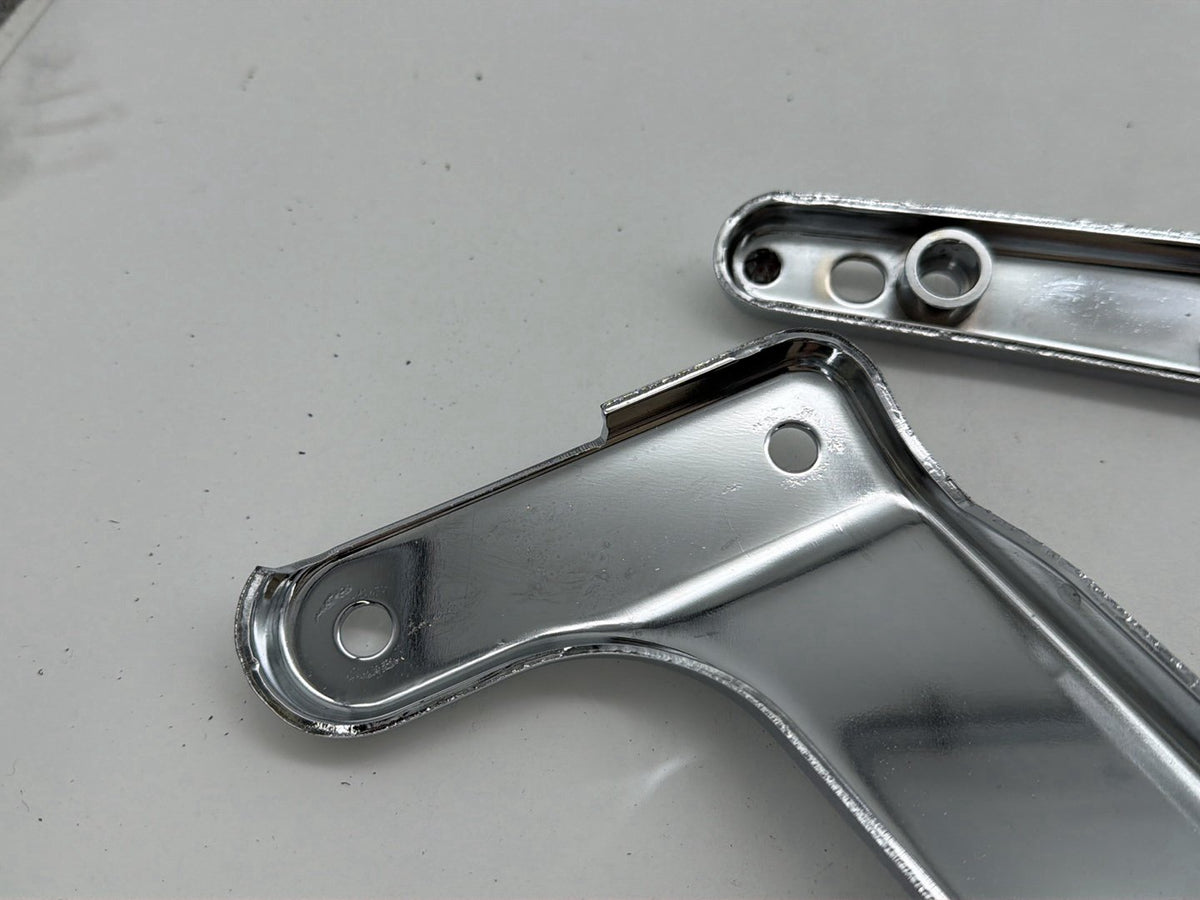 2015 Harley Softail Deluxe FLSTN OEM Rear Left Right Fender Struts Bracket