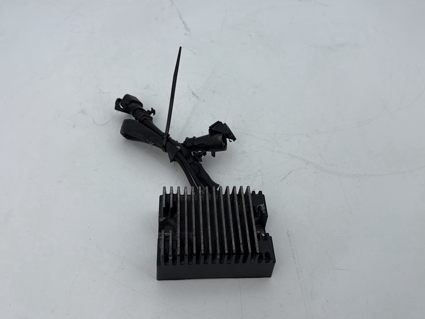 2009 Harley Sportster XL1200C 1200 Custom OEM Voltage Regulator Rectifier