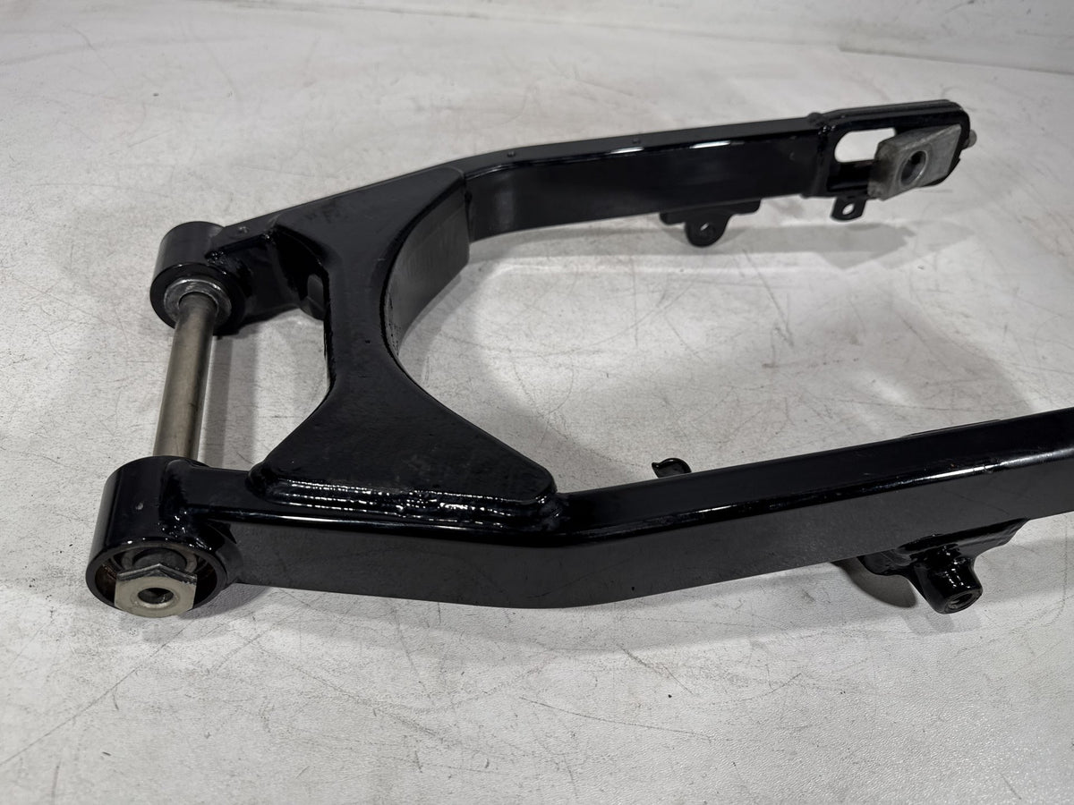 2017 Harley Dyna Street Bob FXDB OEM Rear Fork Swingarm Swing Arm