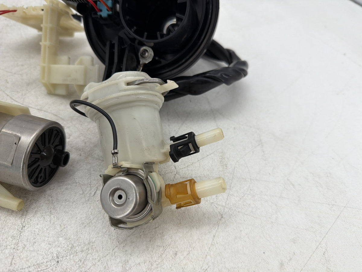 13 Harley Electra Glide Touring FLHTCU OEM Fuel Pump Gas Gasoline Petrol Sending