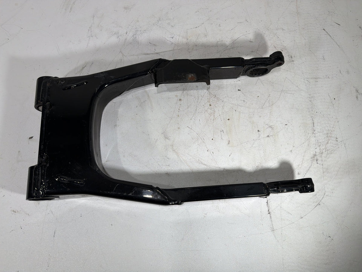 2004 Harley Electra Glide Touring Ultra OEM Rear Fork Swingarm Swing Arm