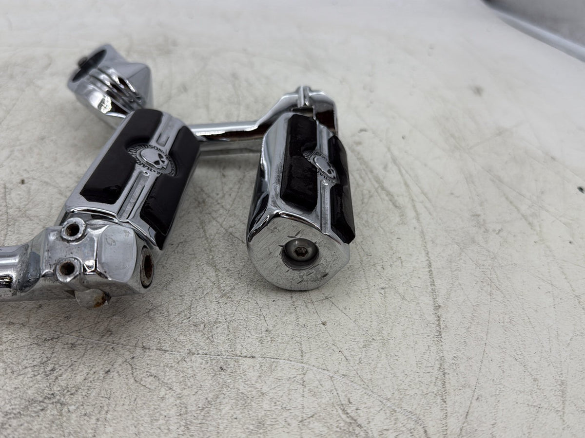 2007 Harley Touring Electra Classic Front Right Left Highway Foot Pegs SKULL