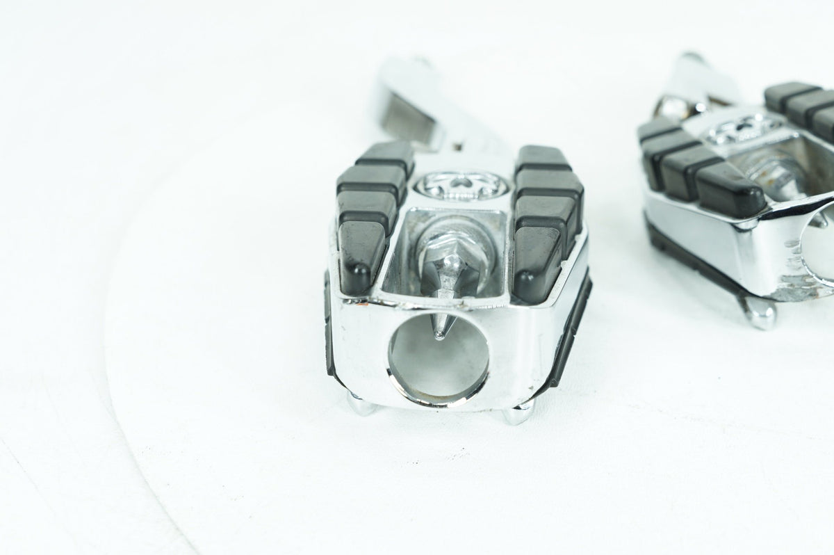 2005 Harley Dyna FXDLI Low Rider OEM Left & Right Step Foot Rest Pegs