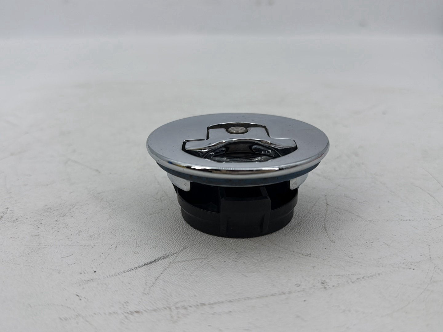 2007 - 2012 Harley-Davidson Dyna Super Glide Fuel Gas Tank Cap Bushing Hub 61553-04B