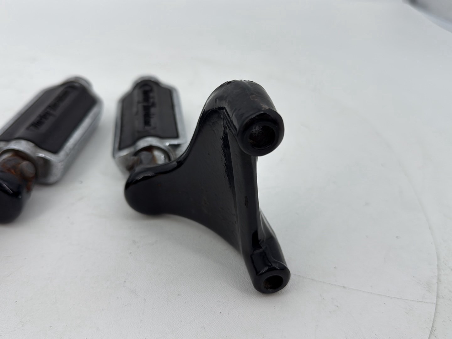 2004 - 2013 Harley-Davidson Sportster 883 Custom Left & Right Driver Step Foot Rest Pegs 42652-04