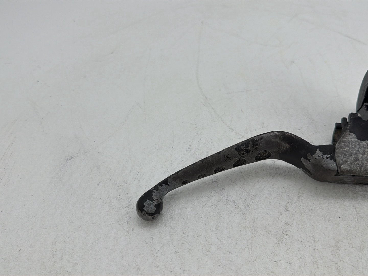 2009 Harley Dyna Street Bob FXDB OEM Front Right Brake Lever Master Cylinder