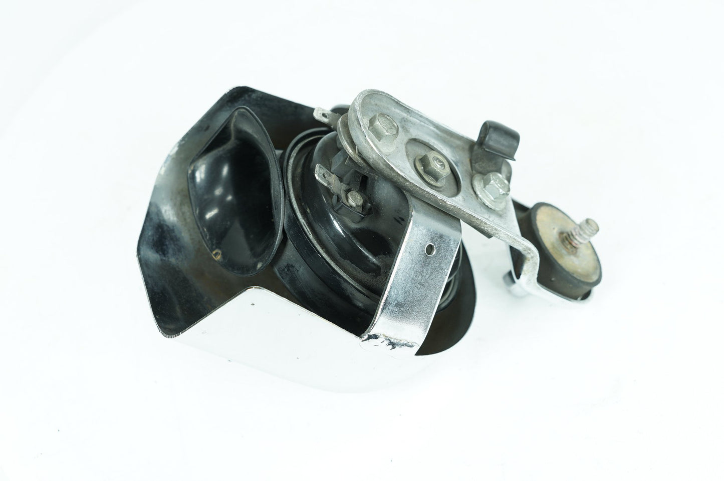 1999 - 2006 Harley-Davidson Softail Fat Boy Horn Signal Klaxon Chrome Cover 69012-93A