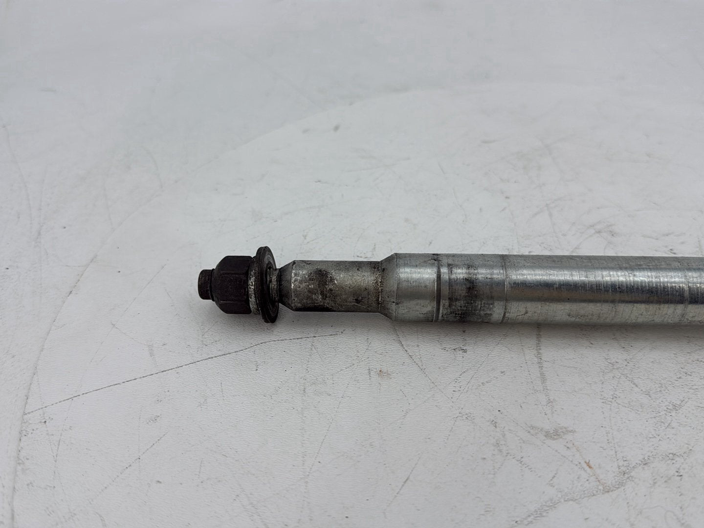 1999 - 2006 Harley-Davidson Touring Road King Police Front Wheel Axle Bolt Shaft 43364-00