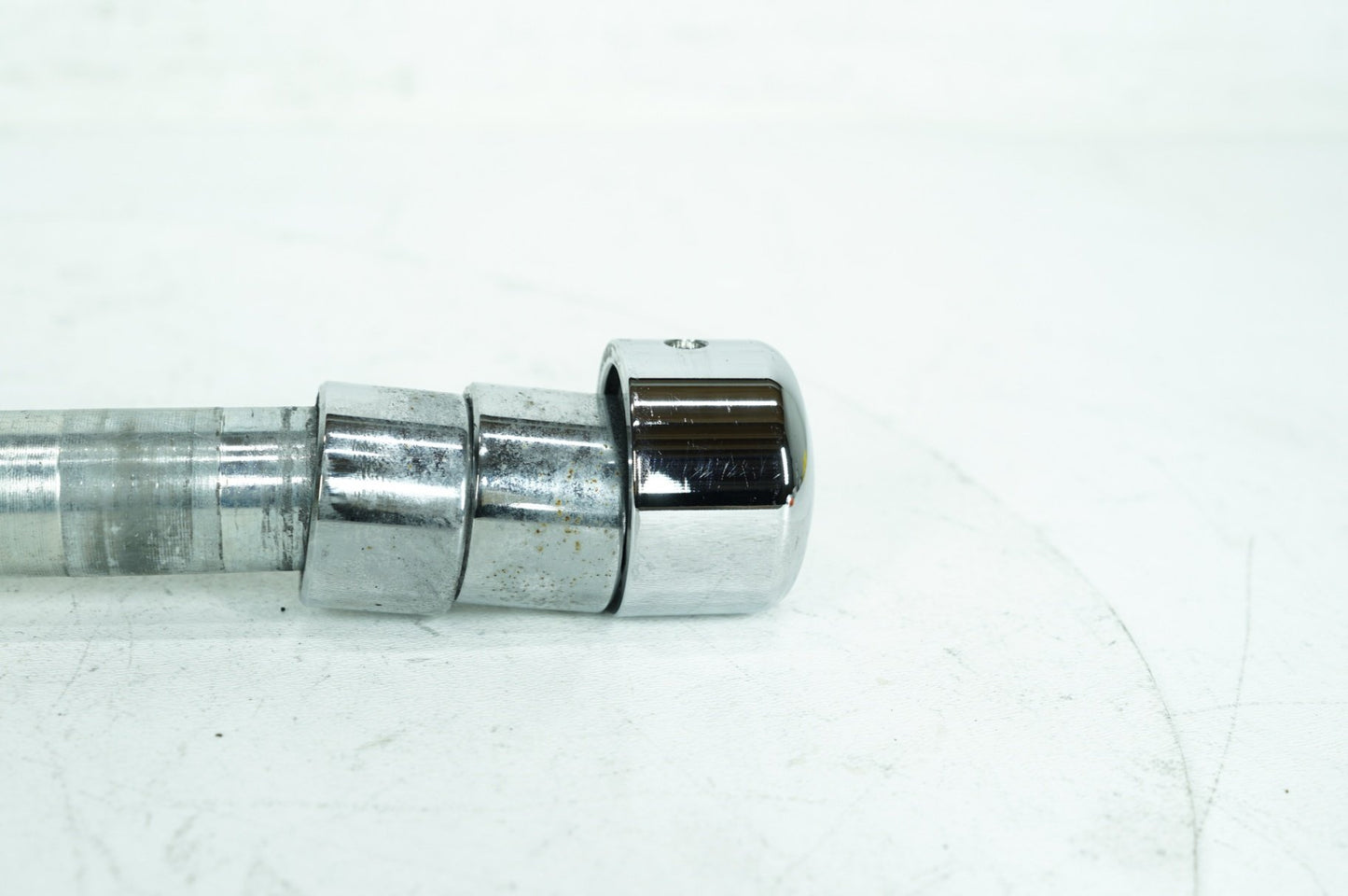 1999 - 2006 Harley-Davidson Touring Road King Classic Front Wheel Axle Bolt Shaft 43364-00