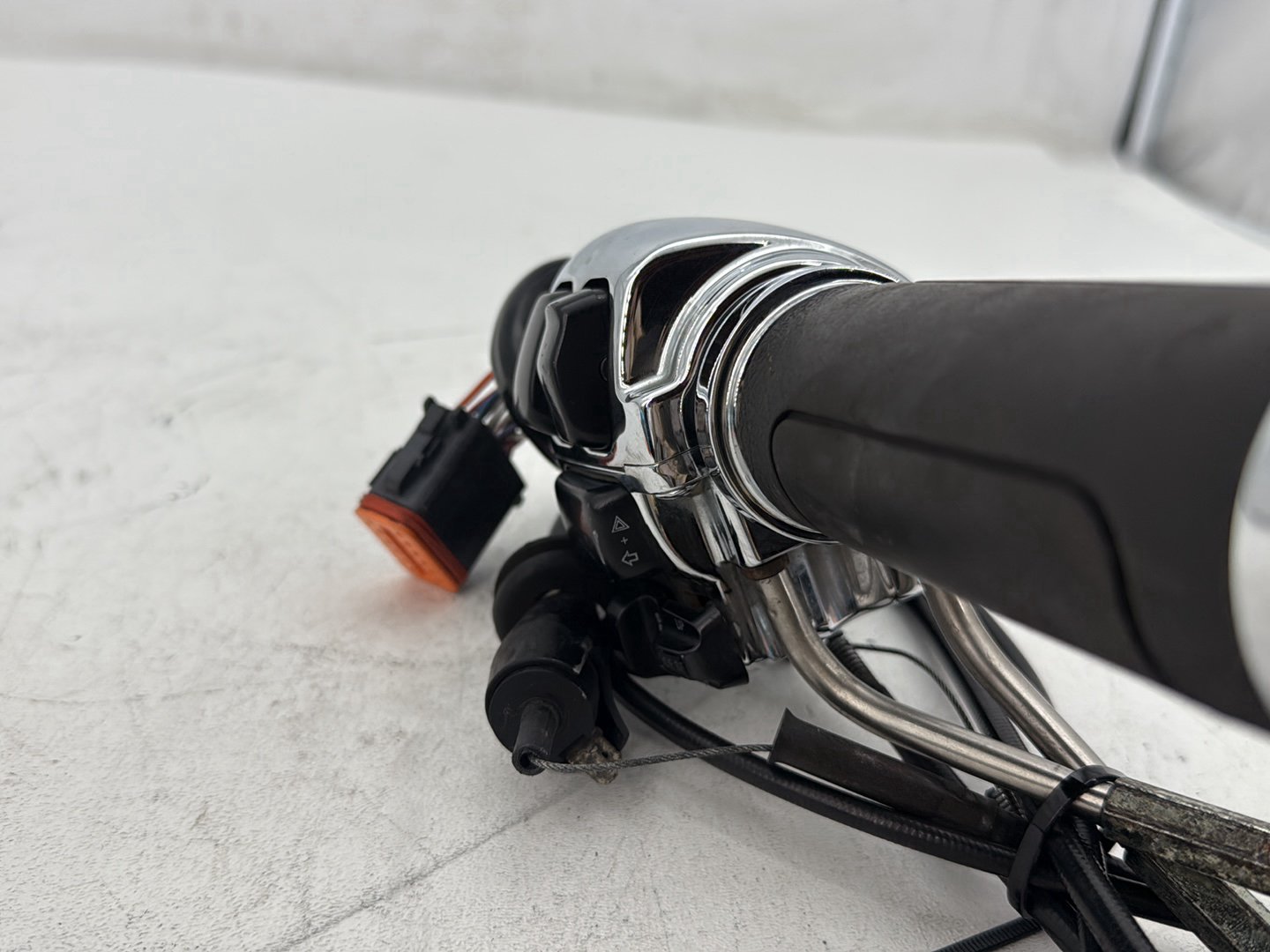 2003 Harley Electra Glide Touring Ultra FLHTCUI OEM Right Engine Start Kill Switches Controls